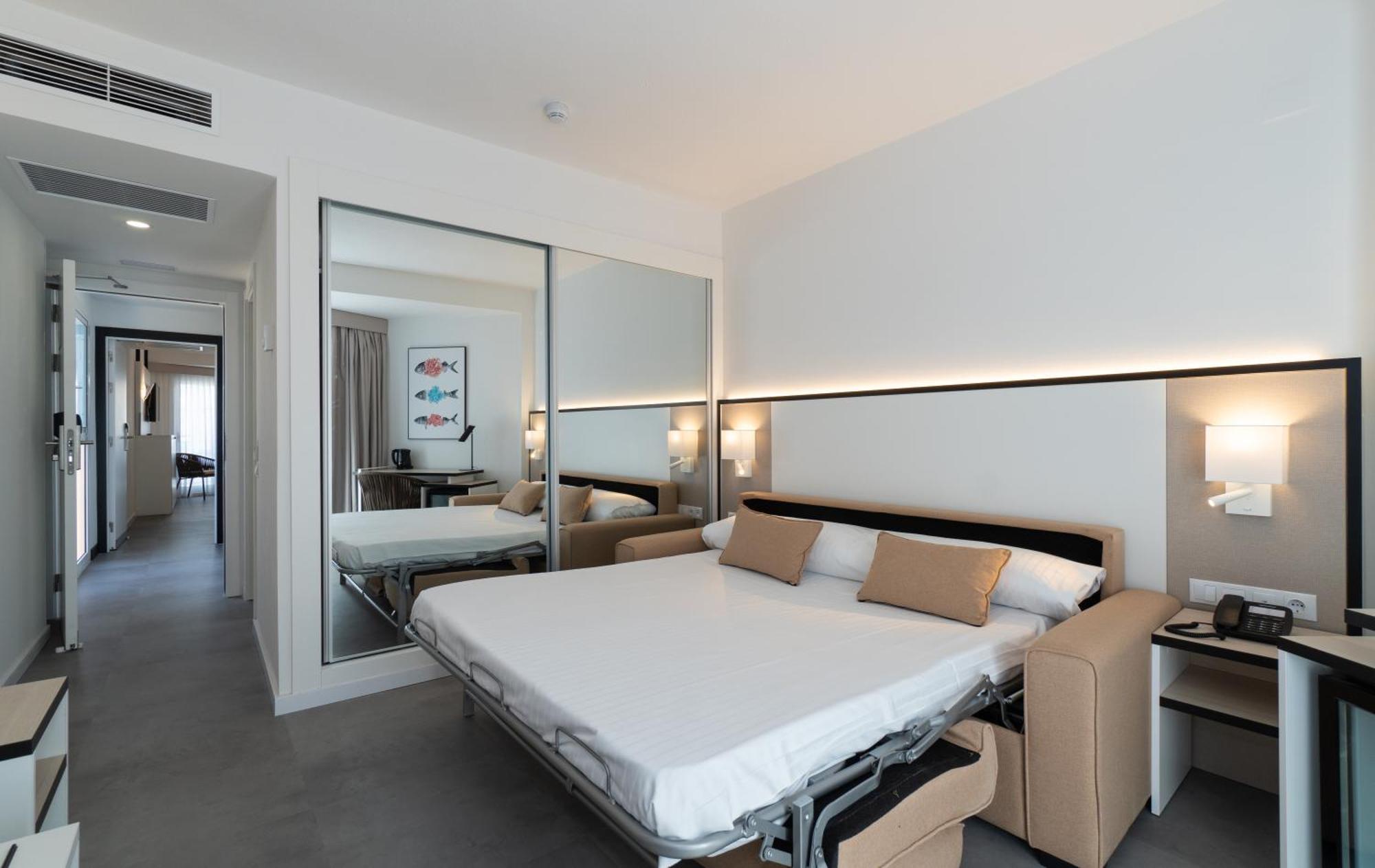 Suite Junior (2 adultos + 2 niños)